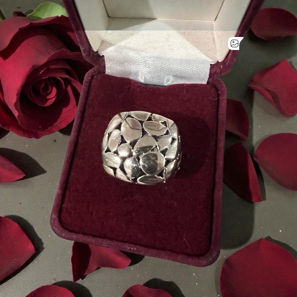 Elegant Silver Ring Size 6
